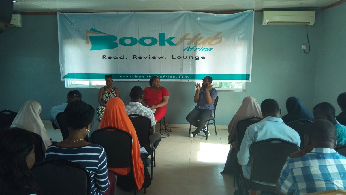 curatecultureng's tweet photo. The second session is underway.
@deartitilope and @EFEPAUL speak on Poetry and how they began.
#BookHubTheEvent https://t.co/IPPN5Zmk7e