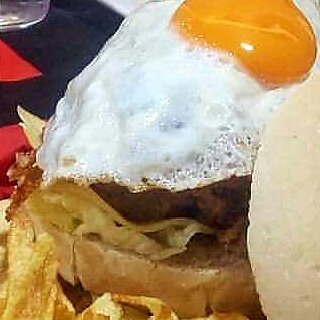 SerenJavier's tweet photo. Hamburguesa JUEVES DE COMEDIA!!!!!! https://t.co/kPGYqExfXJ