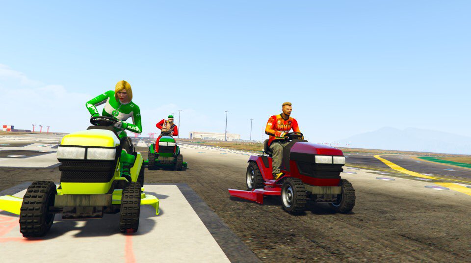 F1r3Burnz's tweet photo. Lawnmower racing with @MissMudMonkey and the @MudMonkeyMafia #GTAV #GTASnapmatic https://t.co/JUyzZKbEuI