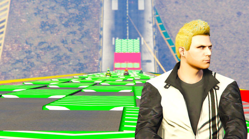 F1r3Burnz's tweet photo. Lawnmower racing with @MissMudMonkey and the @MudMonkeyMafia #GTAV #GTASnapmatic https://t.co/JUyzZKbEuI