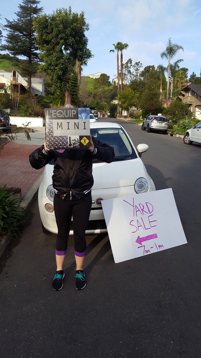Get juiced with us this morning! Stop by our yard sale this morning, all proceeds go back to the <a href="/LADerbyDolls/">megan</a> #goodmorning #losangeles