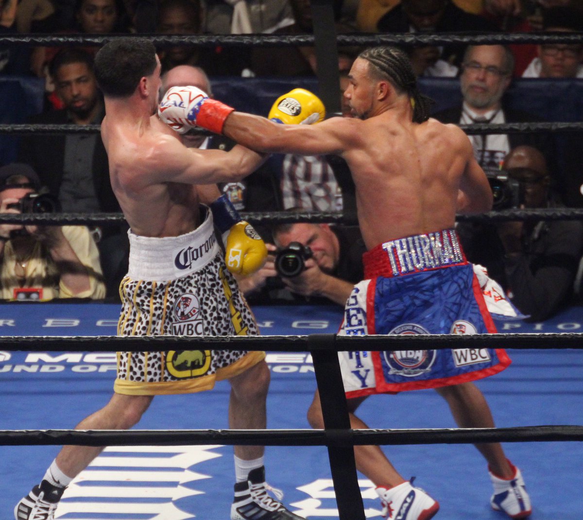 WBABoxing's tweet image. Thurman impone su #boxeo ante García #WBAboxing buff.ly/2mHheWW