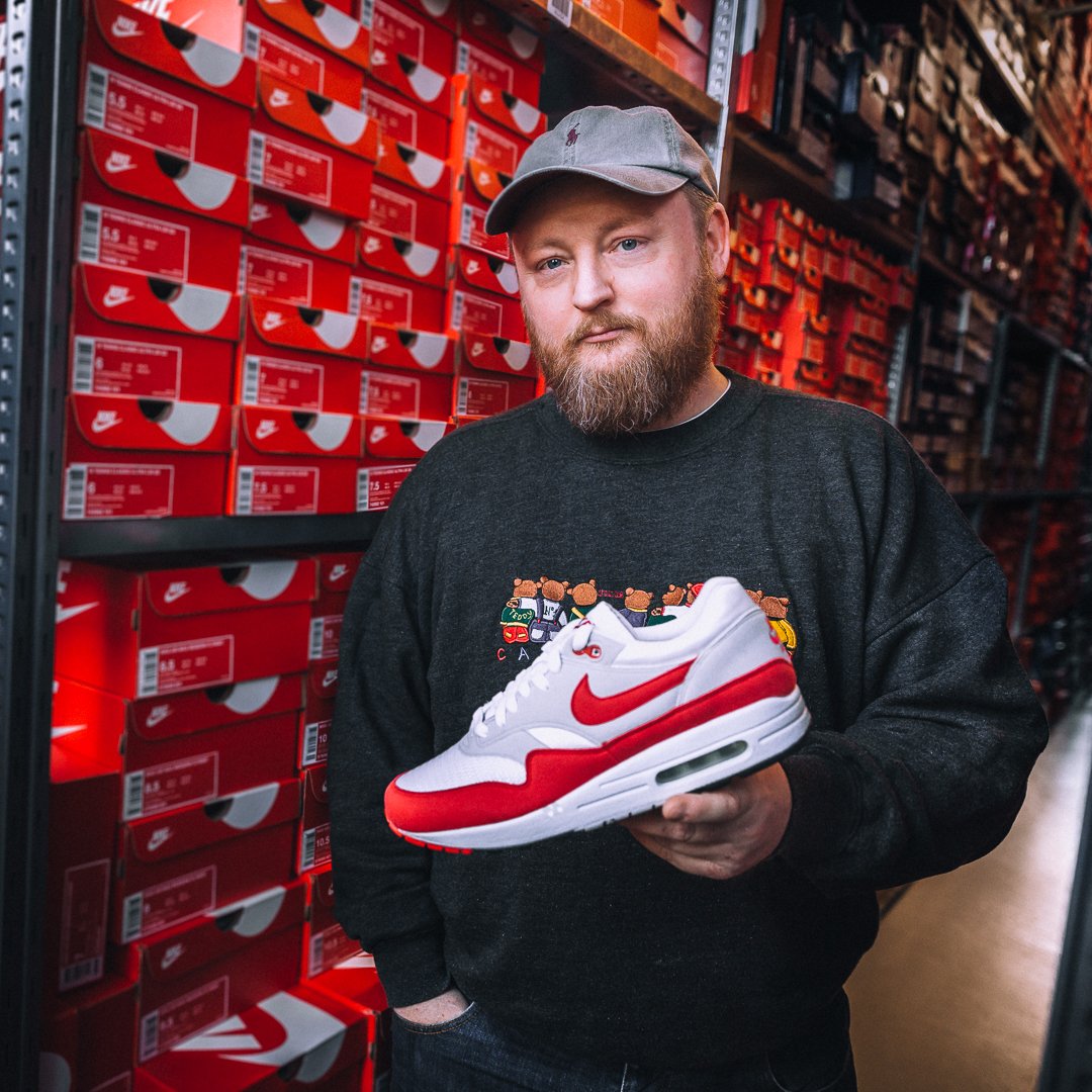 overkillshop's tweet photo. The Master of Air and his favorite colourway that inspired the Nike Air Max 1 Master! #nike #airmax #airmaxmaster #kissmyairs https://t.co/zpvCctv1N4