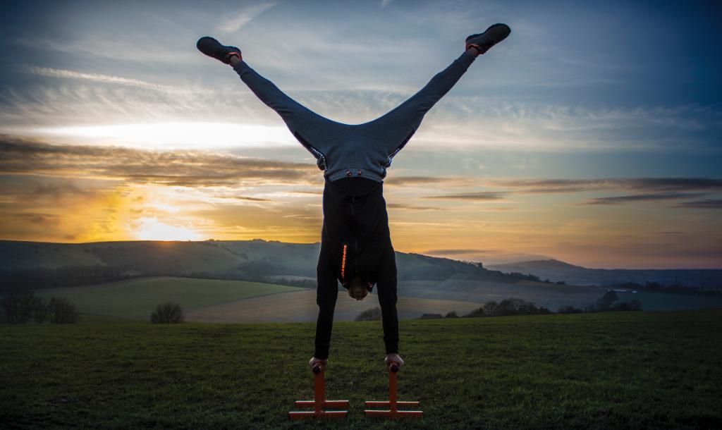 Keep your goals high and your head down low.
📷 @aslan_barmob