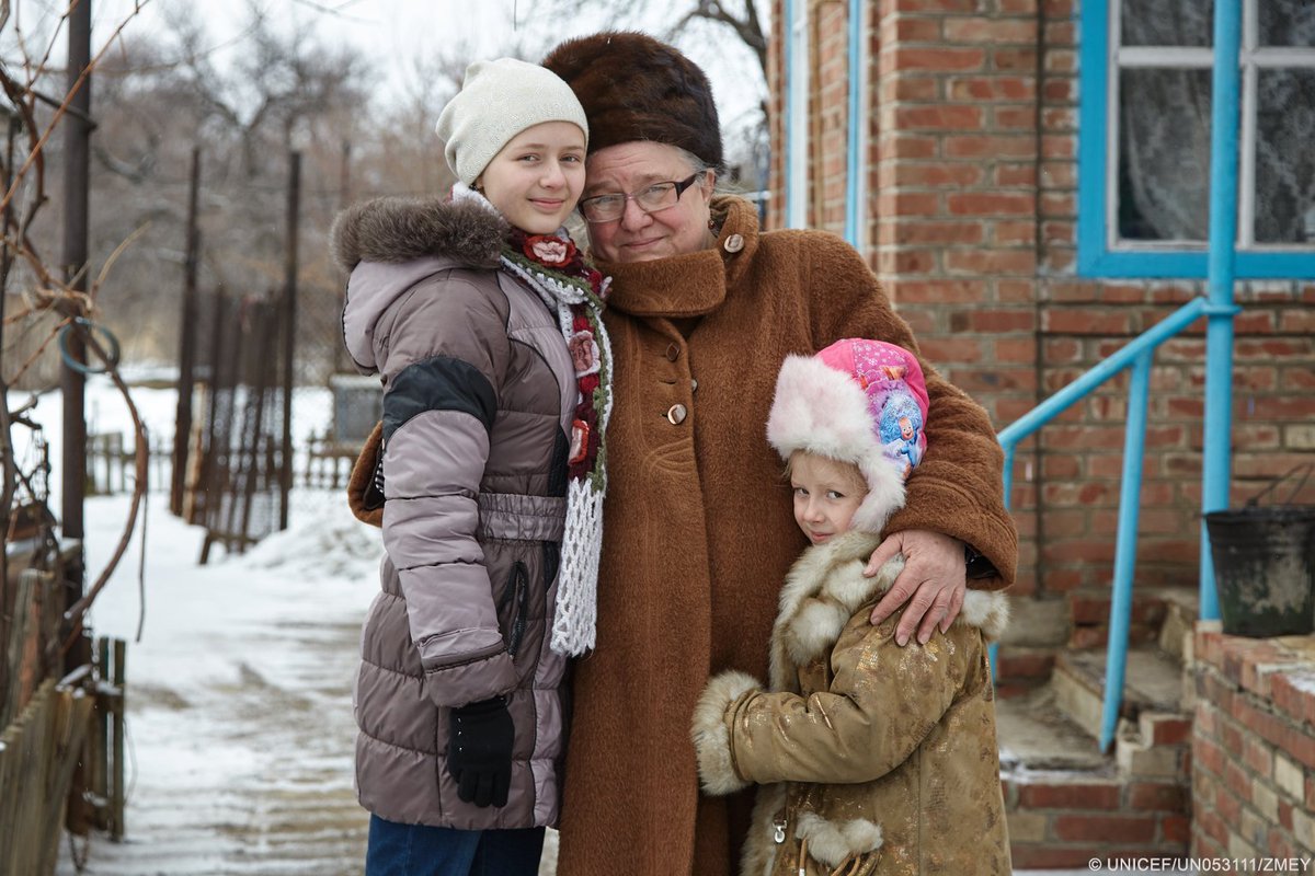 UNICEF's tweet photo. A story from eastern #Ukraine where the conflict has entered its 4th yr &amp; children are in urgent need of aid https://t.co/t0GtifBZn2 https://t.co/YbFHvEi1UE