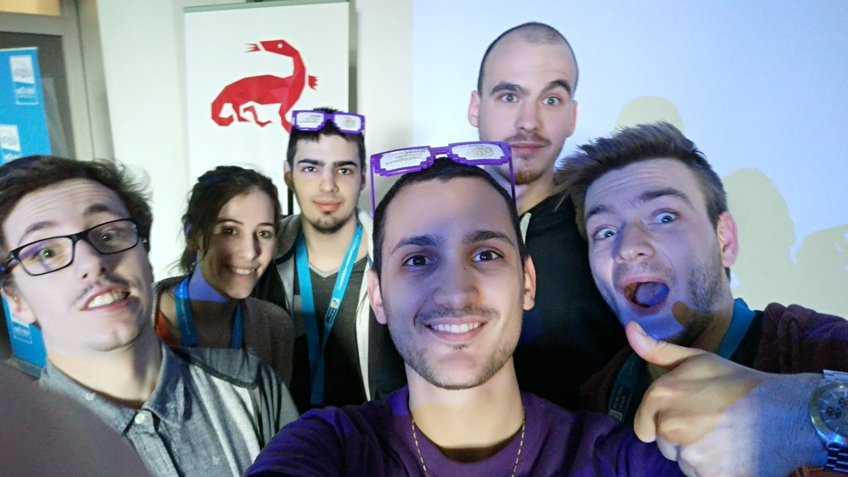 JorisNobre's tweet photo. #sweblois #smil_event #dreamteam prêts pour le pitch ! https://t.co/QS82AbRnHa