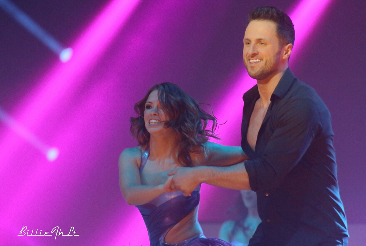 cmillettedancer's tweet photo. Beaux moments partagés sur cette tournée avec @marydenigot ! @Dalslatournee #dals #dwts #stage    Photo: @BillieFhLt https://t.co/qriWy3wcNZ