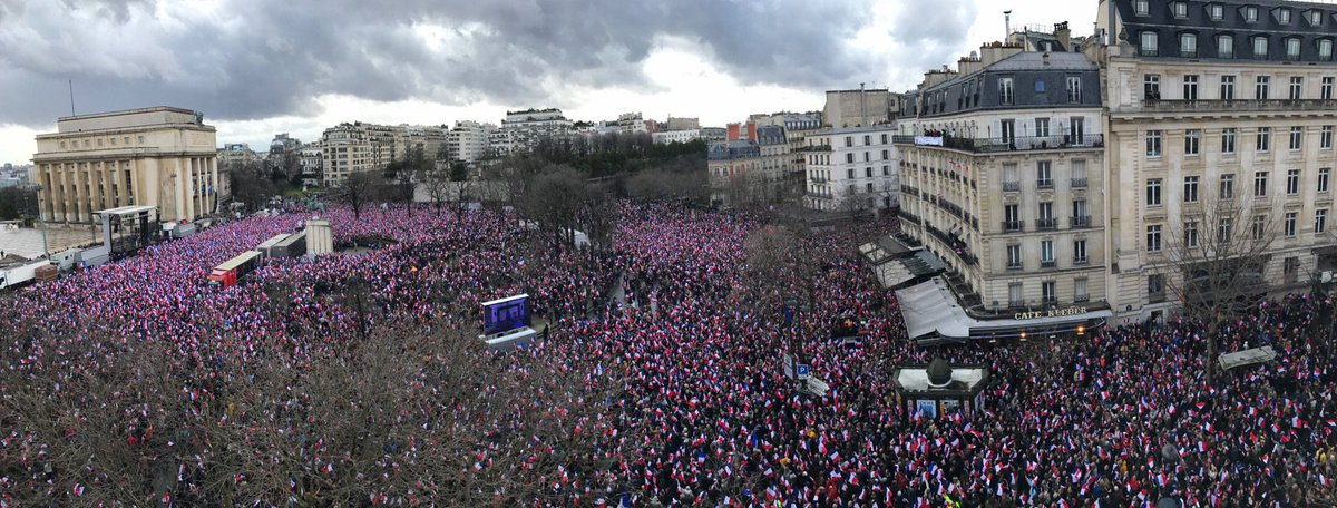François Fillon tweet media