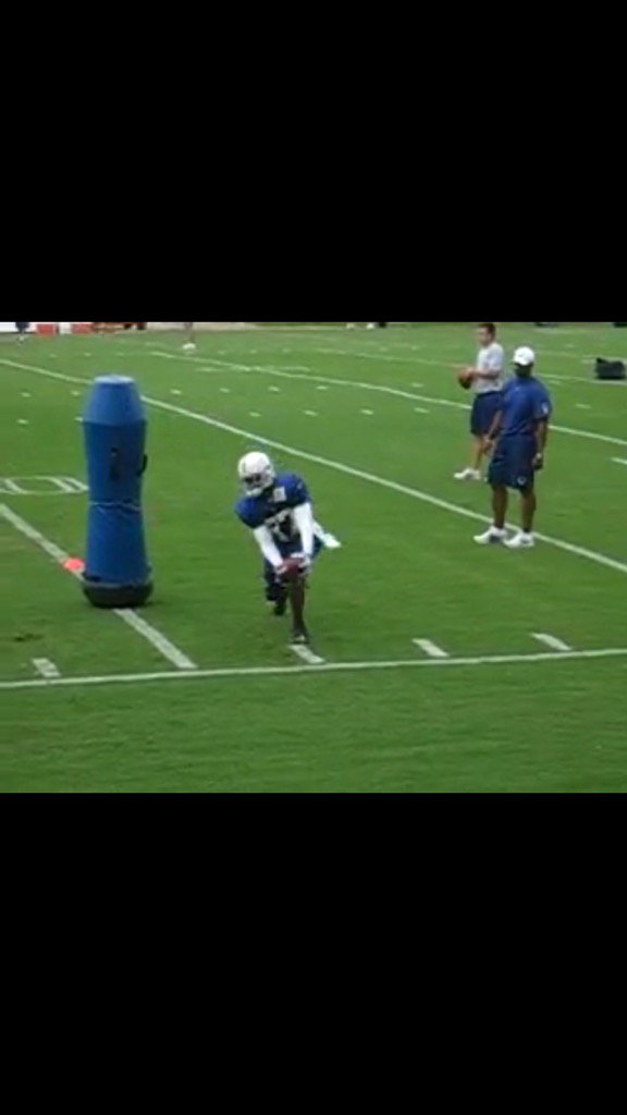3RonJohnson's tweet photo. @ReggieWayne_17 w/ his eyes on the prize. Even in practice he took every drill seriously. That's #UNCOMMON Greatness. https://t.co/qsHKA4RMQo
