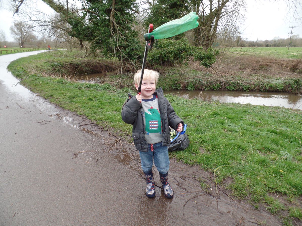 Out litter picking in #rossonwye today #start them young  <a href="/ZilchUK/">Leave only a shadow</a> #GreatBritishSpringClean <a href="/KeepBritainTidy/">Keep Britain Tidy</a>