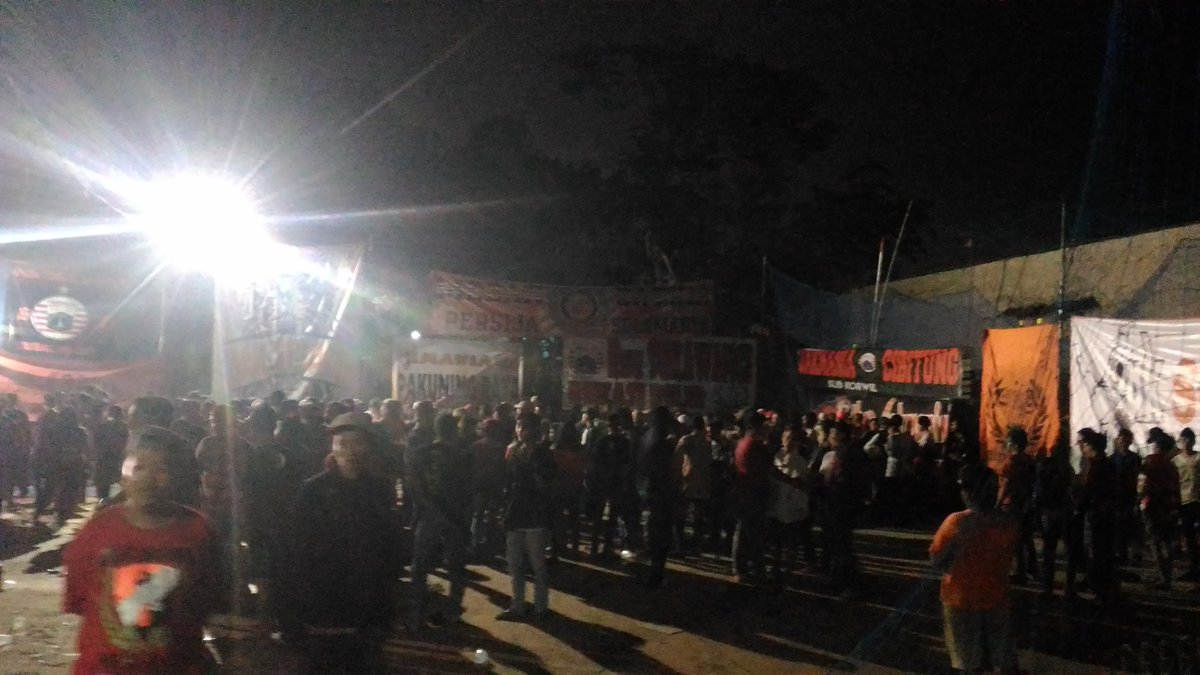 Penutup malam ini ,, Trima ksh Bung Ferry , <a href="/TheJakBekasi12/">JakManiaBekasi</a> , apa yg kita dengarkan smoga brmanfaat untuk kedepannya . #Sajete