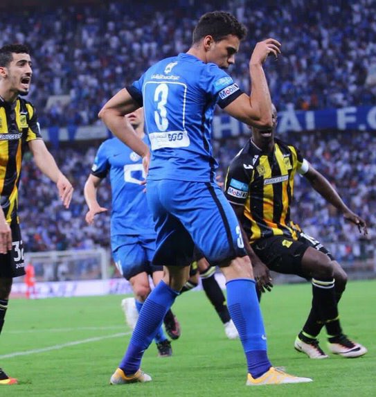 كـ المُحارب لا يكترث كم من مقاتل أمامه
كـ الملك يخطو بأوامره رغم الإعتراضات 
كـ الفارس الذي لا يهمه إلا جواده .. 💙

#كارلوس_ادواردو
#الهلال