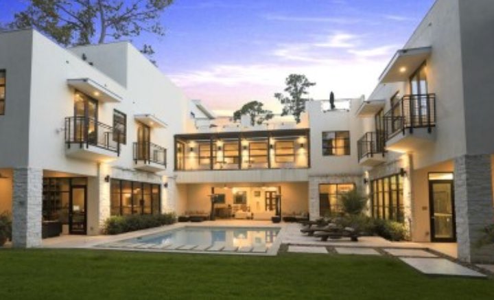 WorldPixures's tweet image. Which One Would You Choose?! 🌏