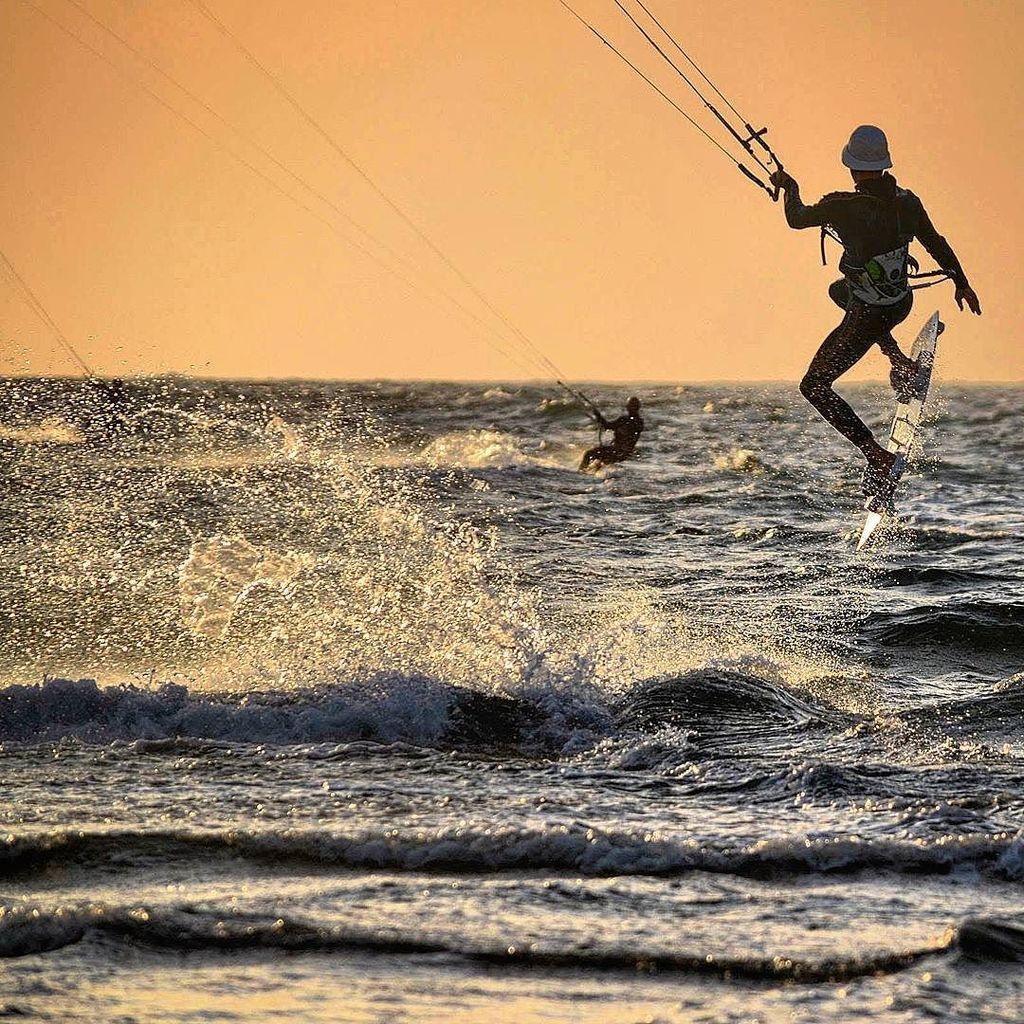 SunsetTLV's tweet photo. Easy Rider

#telavivinst #telaviv #telavivian #telaviview #telavivoftheday #tlv #tlvofthed… https://t.co/e69LsIi9Gx https://t.co/MBHyiSf2BZ