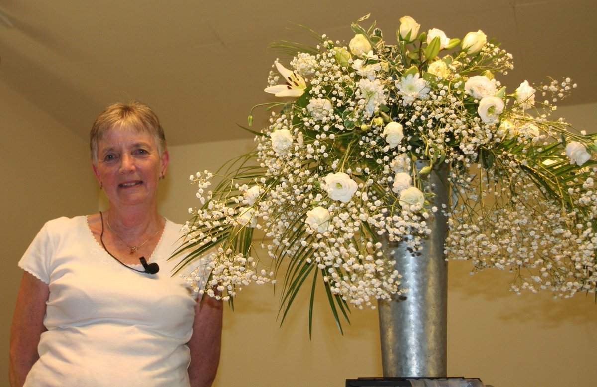 Delighted Gill Mills is visiting the club on Wednesday evening with her demonstration entitled New lease of life #nafas #flowerdemonstration