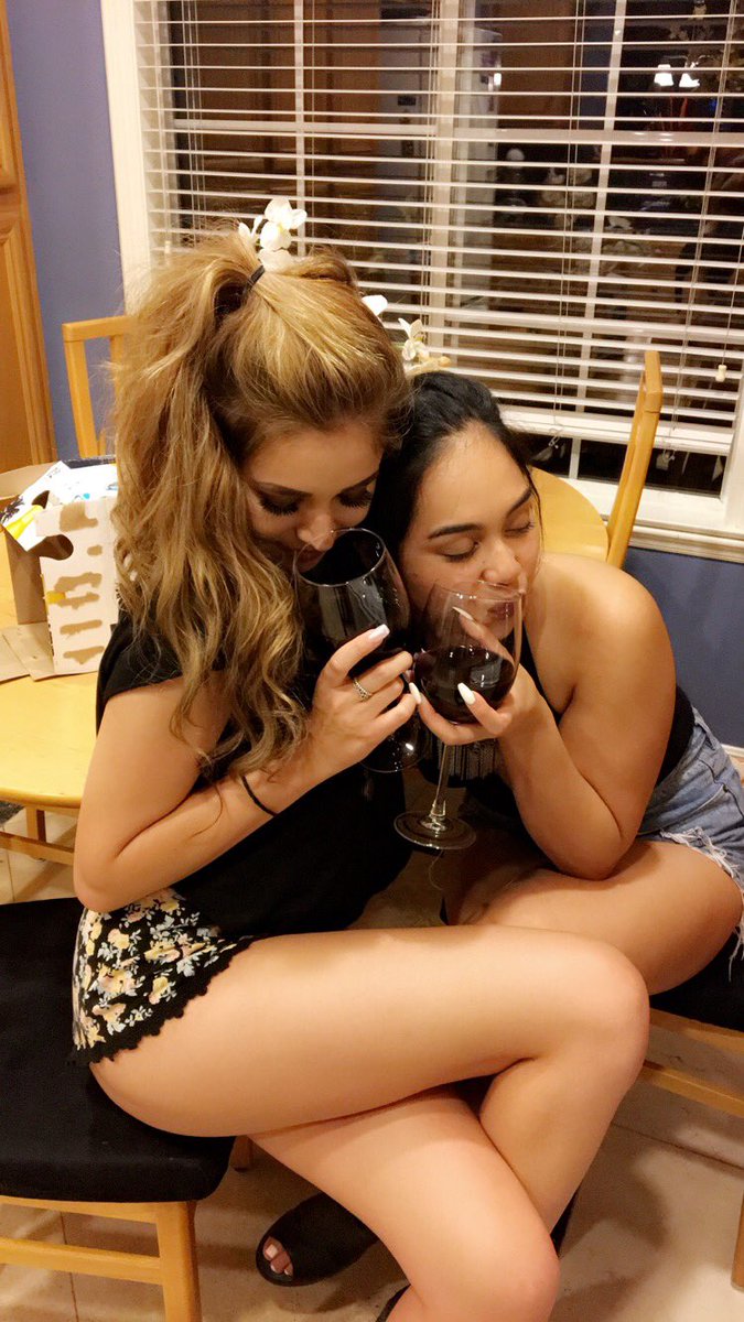 Naataliexo's tweet photo. Happy bday to my fav ilysm 💕 @_christinaG https://t.co/nZcnO3G9eR