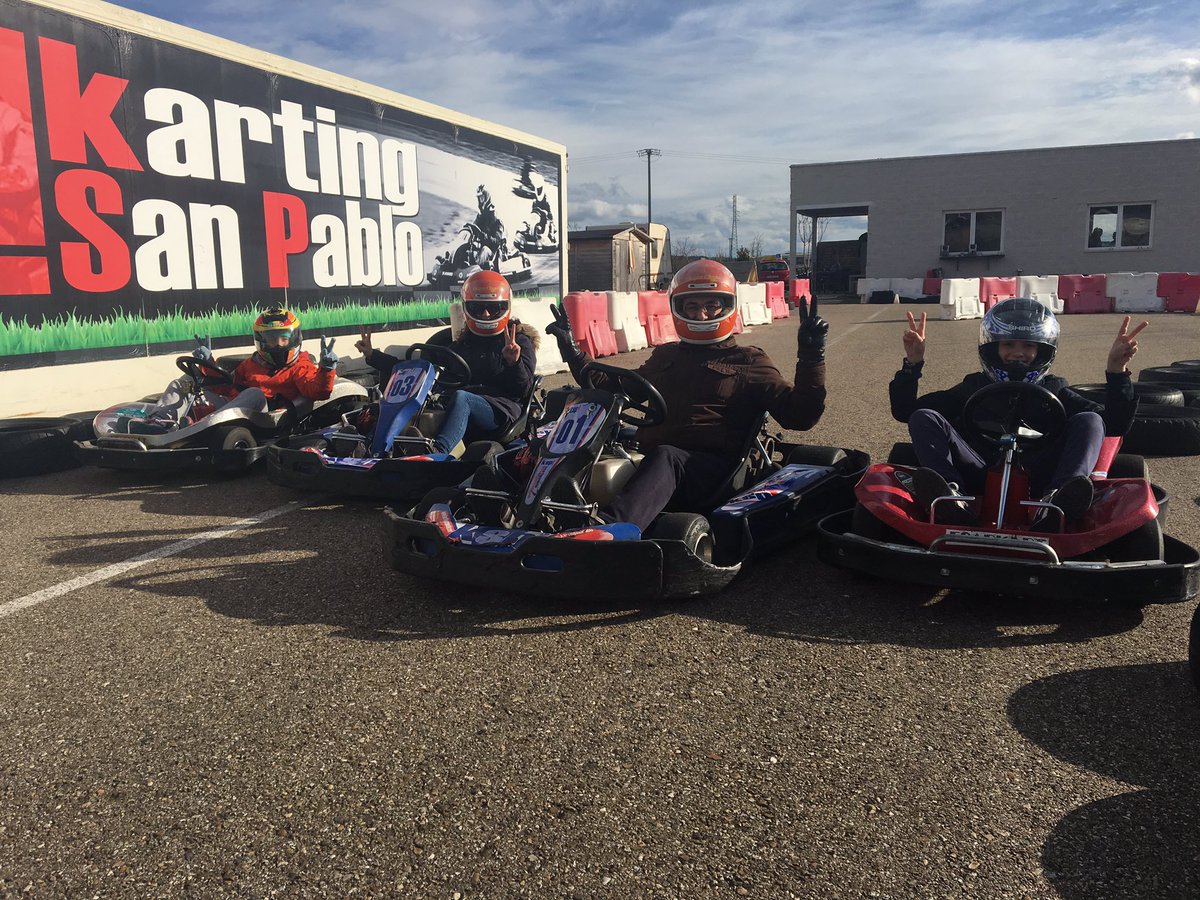 KartingSanPablo's tweet photo. Fotos del fin de semana.
#SABADOKSP #DOMINGOKSP #DESPEDIDAS #MINICAMPEONES #LLUVIA #DRIFF https://t.co/aX0QZERXp4