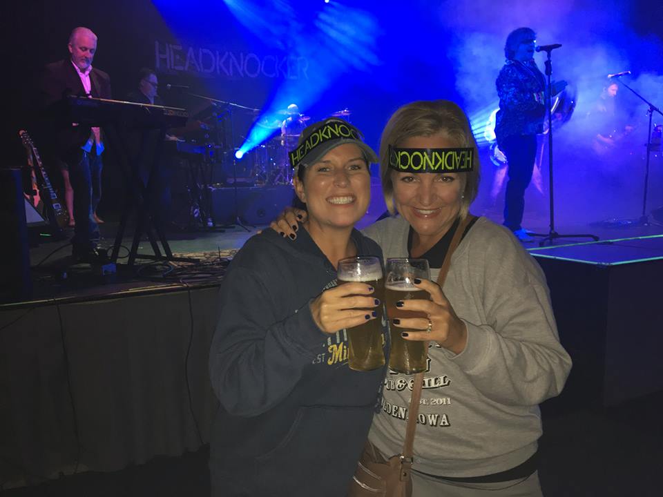 headknockerrock's tweet photo. Our fans have a great time at our shows! #MidwestPremiereTributeToTheMusicOfForeigner https://t.co/hxTjMEE6CL