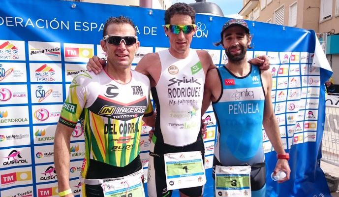 FMTriatlon's tweet photo. 13 madrileños suben al podio en Campeonato @TRIATLONSP Duatlon MD Orihuela. @RubenPenuela 3º masculino absoluto.

https://t.co/FL1N63hKEp https://t.co/KQOYRWWZAx