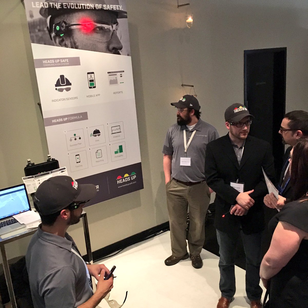 Disrupt_Mining's tweet photo. 12 semi-finalists had their work on display at our expo. Plenty of interesting and innovative ideas to #disruptmining ! https://t.co/IPc711NoIm