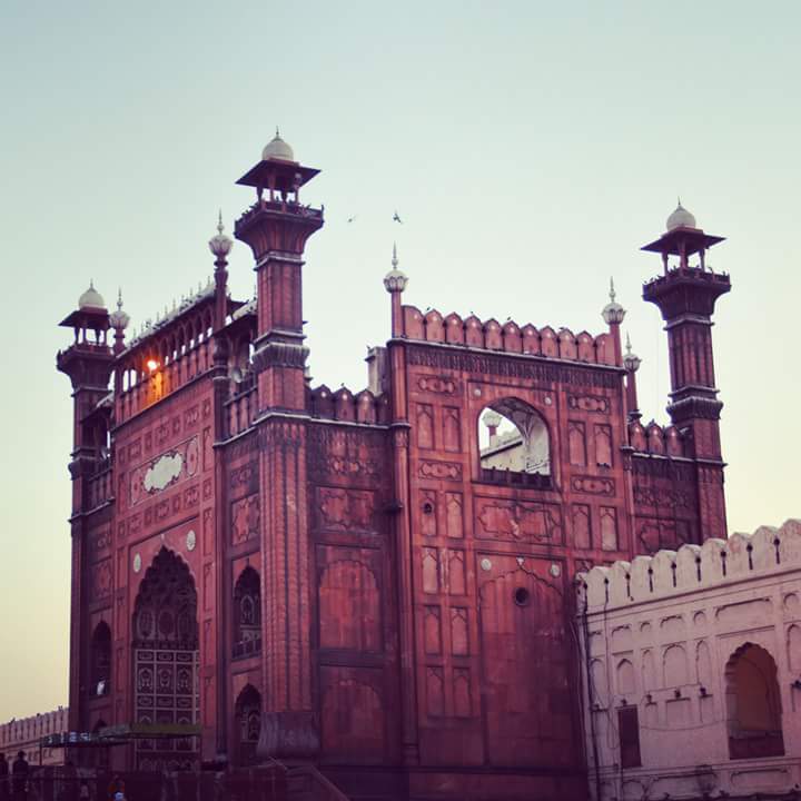 MoizNoty's tweet photo. #Badshahi_Masjid
#Final_Impression
#Follow_this_crazy_photographer
#Lahore https://t.co/cdIxZGIfPF
