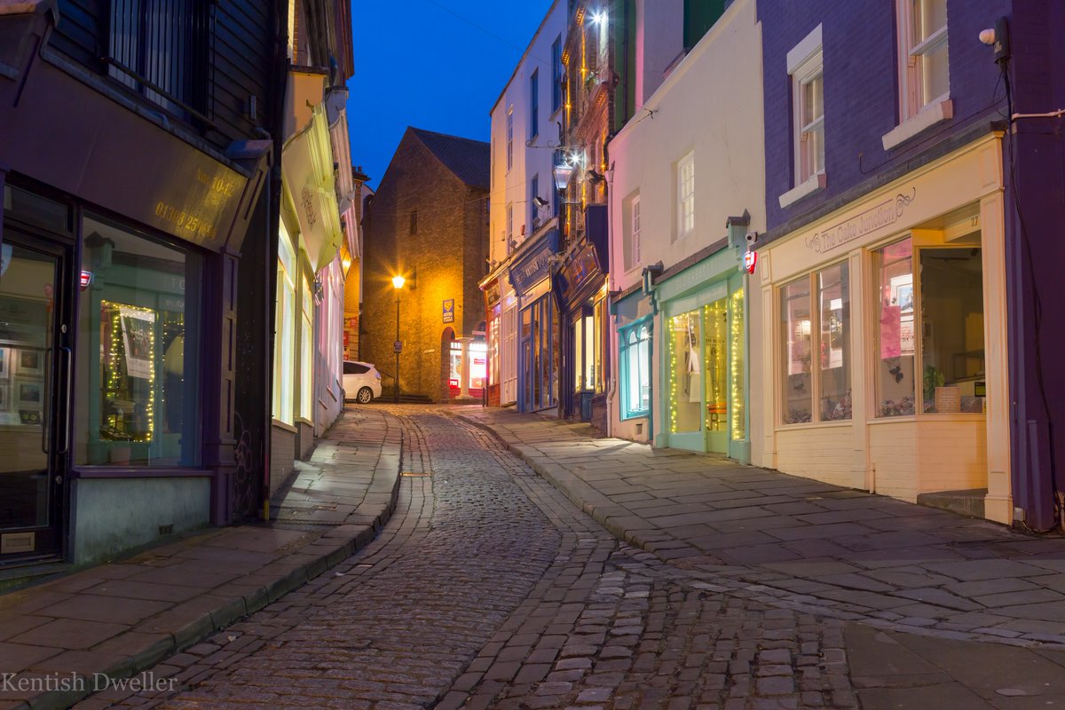 KentishDweller's tweet image. The Old High Street in the Creative Quarter, #Folkestone this evening. A very trendy place indeed. #Shepway