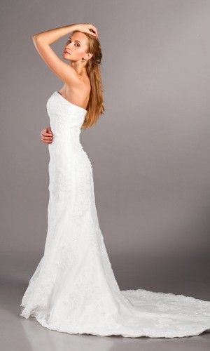 weddingbeautyau's tweet photo. Matching Your Wedding Hairstyle To Your Dress https://t.co/HRwc05E5Dl #weddings #hairstyle #weddingdress https://t.co/CVcASvVPkG
