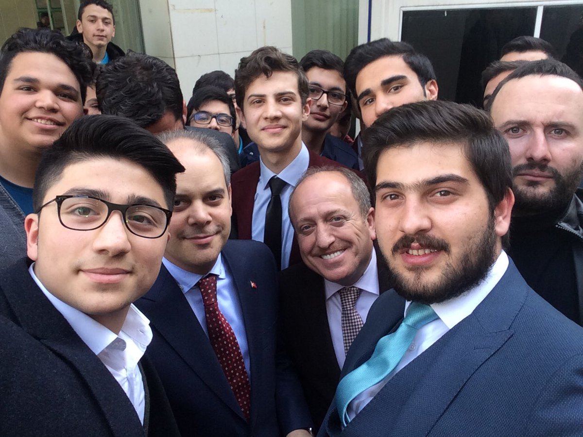 Spor Bakanımız Akif Ç.Kılıç ,İl Başkanımız Mehmet Karadağ, İl Gençlik Kolları Başkanımız Burak Köse İle Birlikte Öz Çekimimiz  <a href="/ackilic76/">Akif Çağatay Kılıç</a>