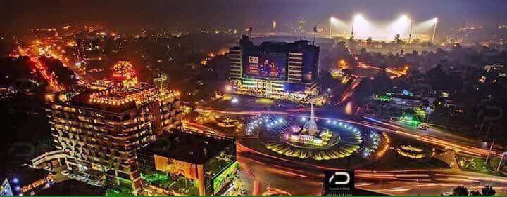 TakeOfftnt's tweet image. Lahore tonight! #PslFinalLahore #CricketComesHome #LAHOREFINAL