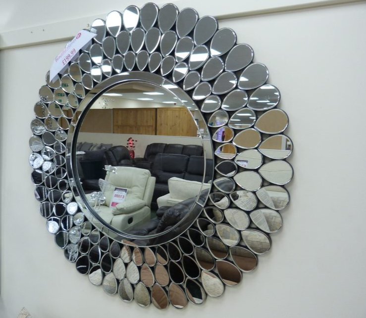 ✨ Make your #Home shine and make your home glisten! ✨ We have a range of magnificent #MIRRORS in store! Pay us a visit! ✨ #Mirror #Decor