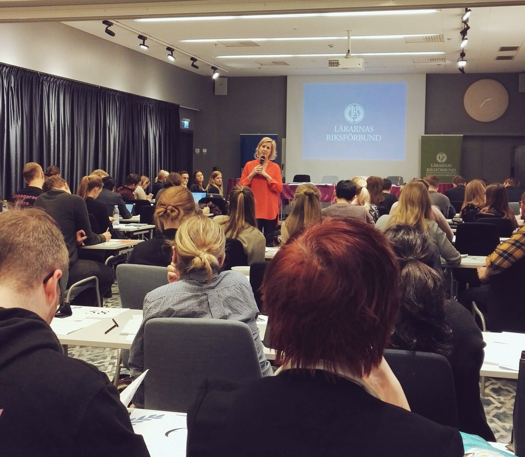 AckeHolmberg's tweet photo. Så lycklig för att ha fått ta del av många intressanta diskussioner och debatter under #LRStud17 det bästa har ändå varit människorna! Tack! https://t.co/z0hWGMs42T