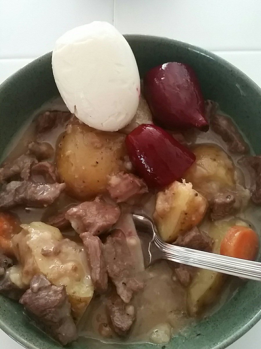 LifeatheDeadEnd's tweet image. #venison stew, #pickled egg and beets. Energy for fixin' fence. #deerrippedthehorsefence