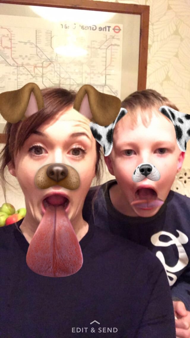 BeccyWoodTV's tweet photo. Hanging out with this trouble maker... what Sunday's are made for #familytime #chintwin #bernie #jack #snapchat https://t.co/19Mb6cQuon