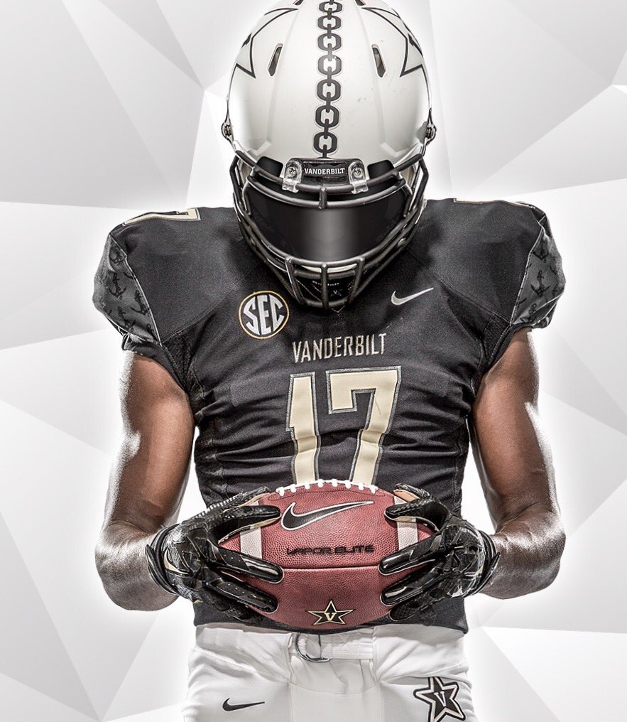 CoachDerekMason's tweet photo. Week #1 of Spring Football 🏈 is in the books. Saturday showcased a lit situational scrimmage & it was 🔥 Making the days count #Nodaysoff 💫⬇⚓ https://t.co/5JCa93mlep