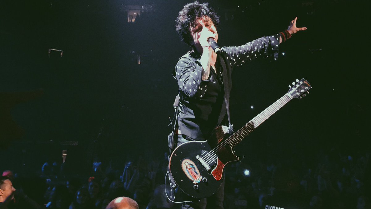 abaileyx10's tweet photo. 3·04·17 Green Day, Dallas https://t.co/naleGBfAve