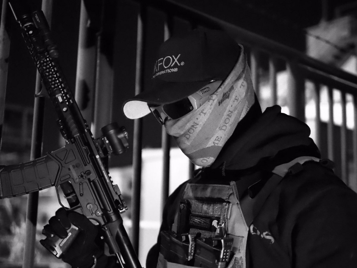 BLKFOX737's tweet photo. BLKFOX COLLECTION 1st shooting
PHOTO @nao___takeda
#BLKFOX737 #BLKFOXCOLLECTION #AIRSOFT #BATTLEARMS #HOORAG #Trijicon #SLRRifleworks #サバゲー https://t.co/6P5DPHhCVE
