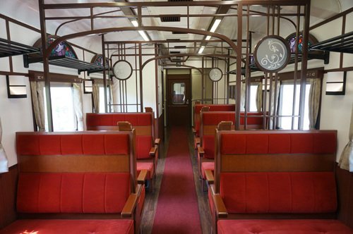 The interior of a train should feel more like a lounge than like an elevator #TrainTwitter