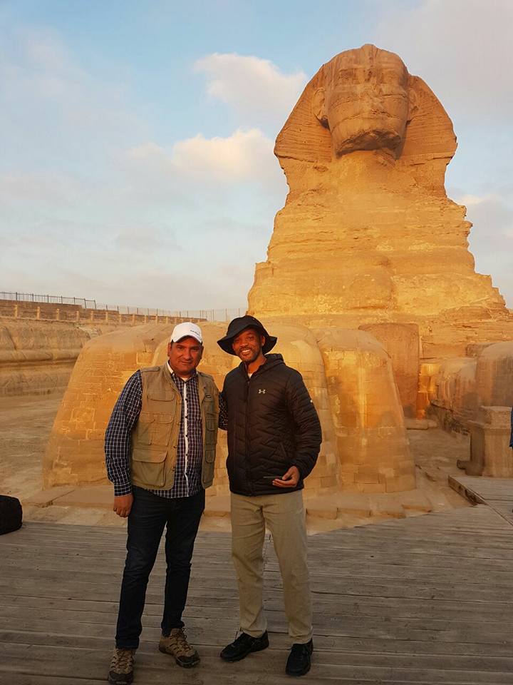 omar_zaghgloul's tweet photo. ويل سميث من الأهرامات: أجمل رحلات حياتى.. ولم أتخيل مصر بهذا الجمال
#ويل_سميث https://t.co/O7JBZTHfWb #this_... by #youm7 via @c0nvey https://t.co/mGJvlqgOT2