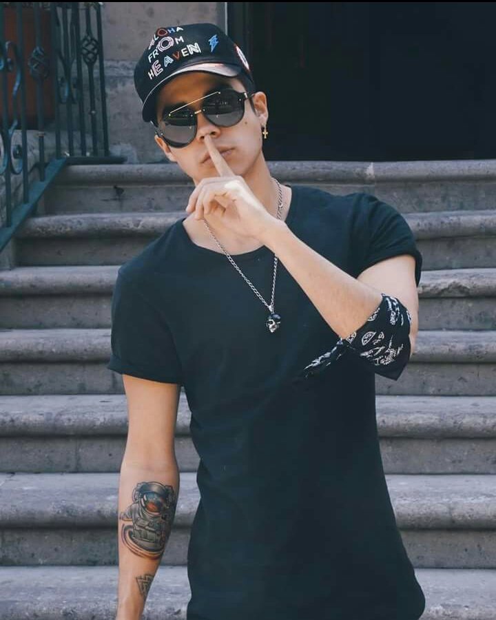 Andreea_Ayaala's tweet photo. No puedo creer que ya tengas 21 mi amor 😍♥ te deseo lo mejor y más bonito del mundo🔱❤ Que sigas teniendo mucho éxito 🔥🔝 Feliz cumpleaños🎉🎉😘 https://t.co/HUoFK9n0jL