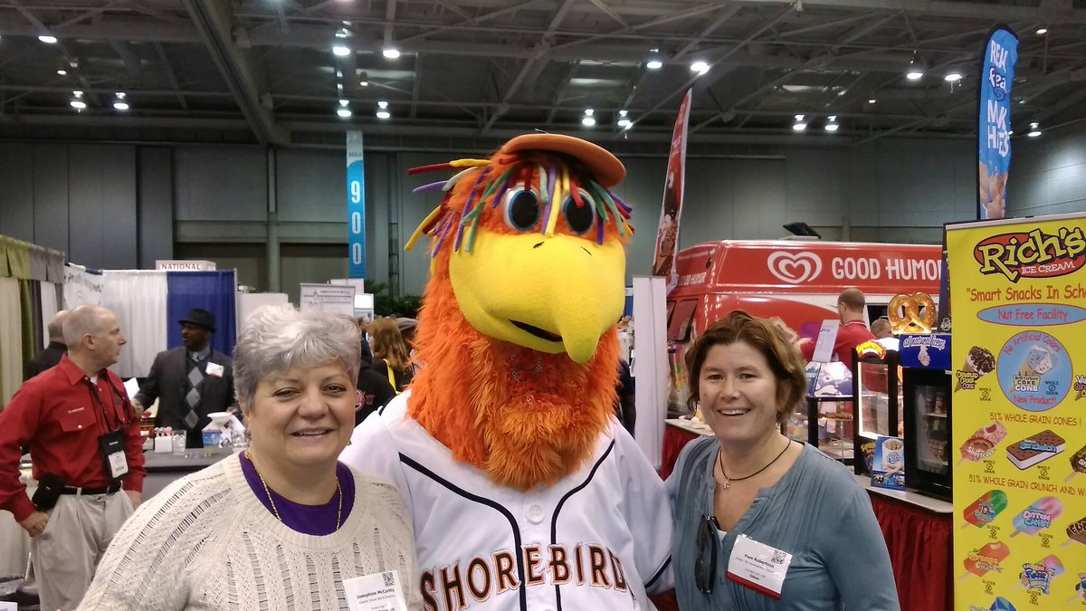 bestbeacher's tweet photo. HMRA show is rockn  #ocmd https://t.co/1AR8mBdkcK