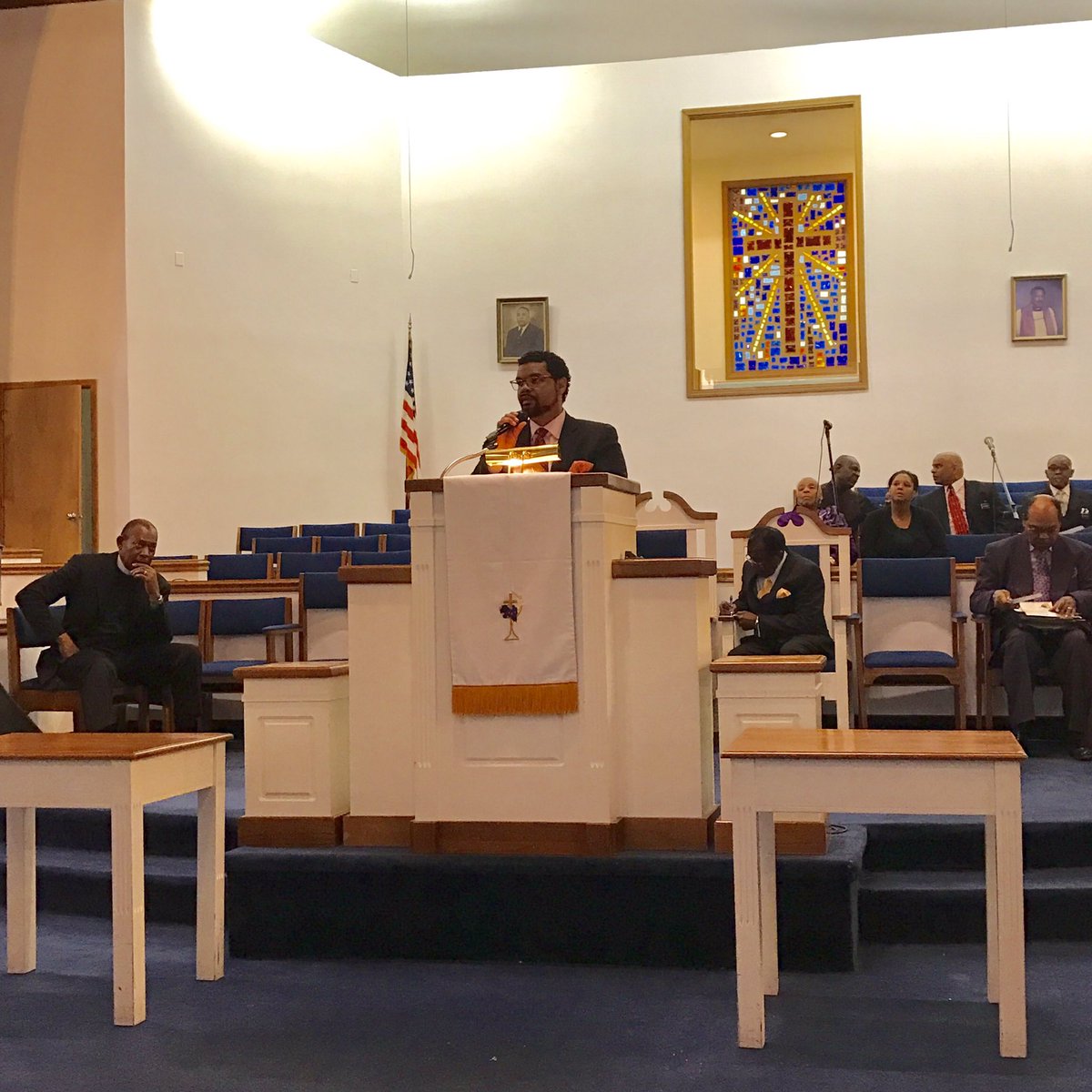 AntonioFrench's tweet image. My message at churches all over the city this morning: "Help is on the way." Show up to vote Tues and elect a mayor for #BothSidesofDelmar.