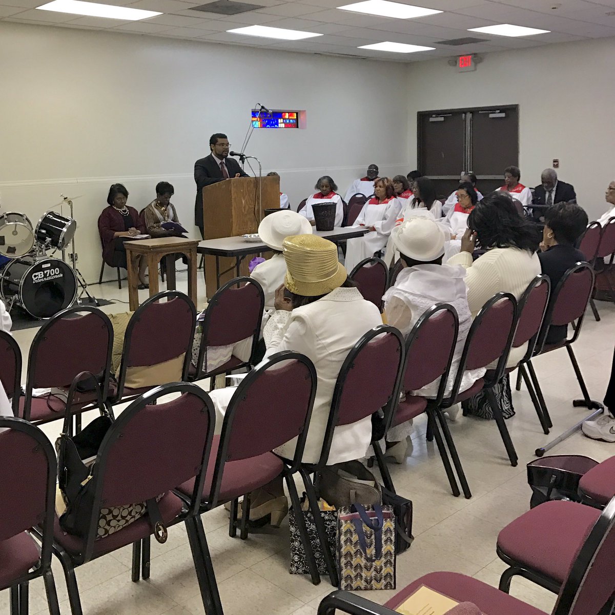 AntonioFrench's tweet image. My message at churches all over the city this morning: "Help is on the way." Show up to vote Tues and elect a mayor for #BothSidesofDelmar.