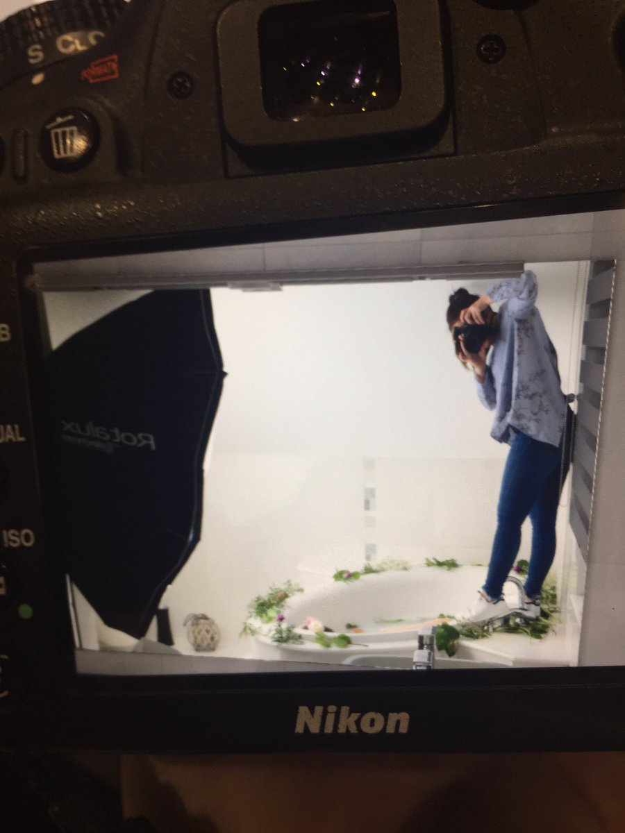 ktybphotography's tweet photo. Backstage seance floral milk Bath session grossesse #floralmilk #shooting #bath #bathsession #floral #milk #grossesse #ktybphotography https://t.co/IgBMwoirL8