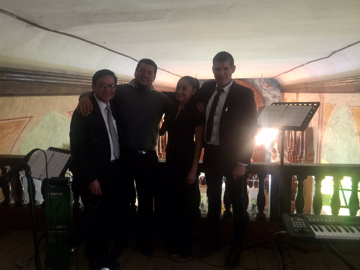 RebekVelazquez's tweet photo. Así los sábados de trabajo #TrabajoSiHay #sábado https://t.co/NzvIUKSocZ