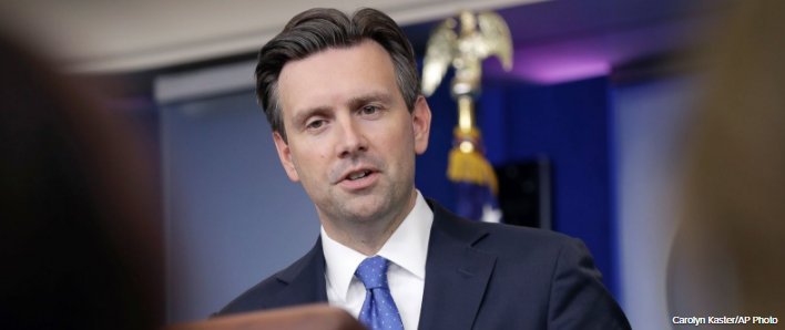 ABCWorldNews's tweet photo. Former Obama spokesman: Trump ‘working very hard’ to distract from ‘growing scandal’: https://t.co/WVKozASMN1 https://t.co/HAb4ULWx8V