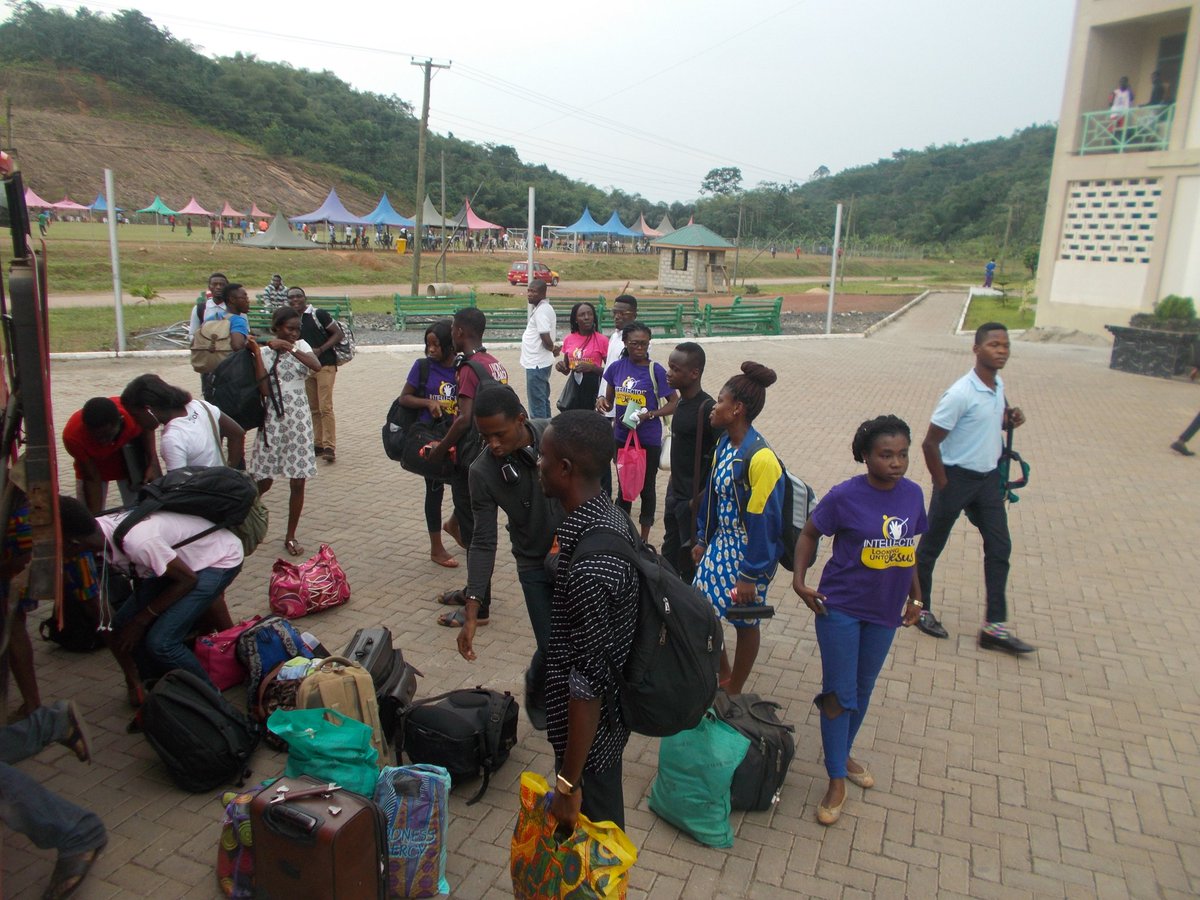 Masschoir_umat's tweet photo. Glory To God For Bringing Us To Campus Safely..! #LookingUntoJesus #Intellecto17 @IntellectoGhana #UMC https://t.co/Vj0Cr93jjQ
