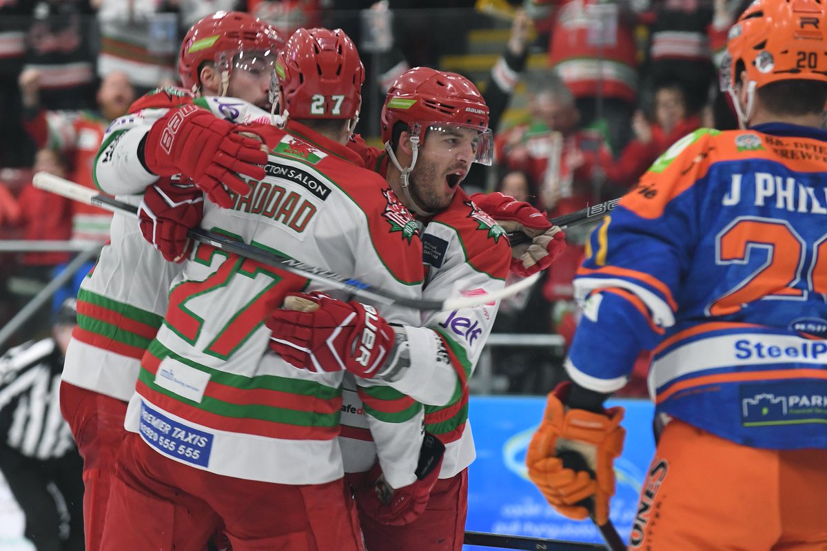 cardiffdevils's tweet photo. 🏆 CHALLENGE CUP FINAL 2017 🏆 
~ Courtesy of @DaiLight91 
#30Years 

🔥 https://t.co/9ps7pjsRMH