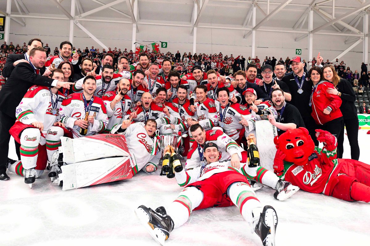 cardiffdevils's tweet photo. 🏆 CHALLENGE CUP FINAL 2017 🏆 
~ Courtesy of @DaiLight91 
#30Years 

🔥 https://t.co/9ps7pjsRMH