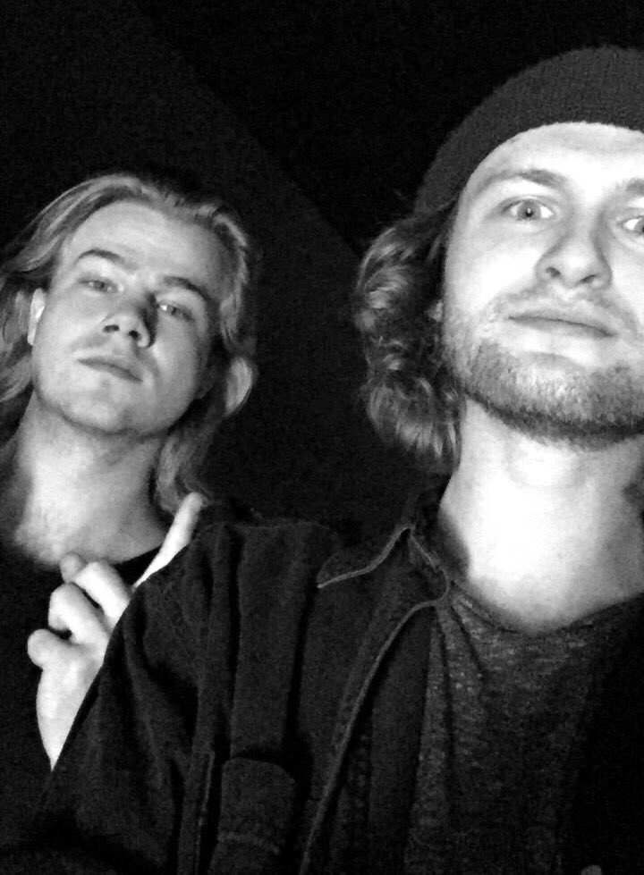robpls's tweet photo. as that live stream may have given away... i'm gonna be playing guitar with @chrisbourne on the #identitytour 💪🏼✨ #party #independentartist https://t.co/BR8IJZnWnU