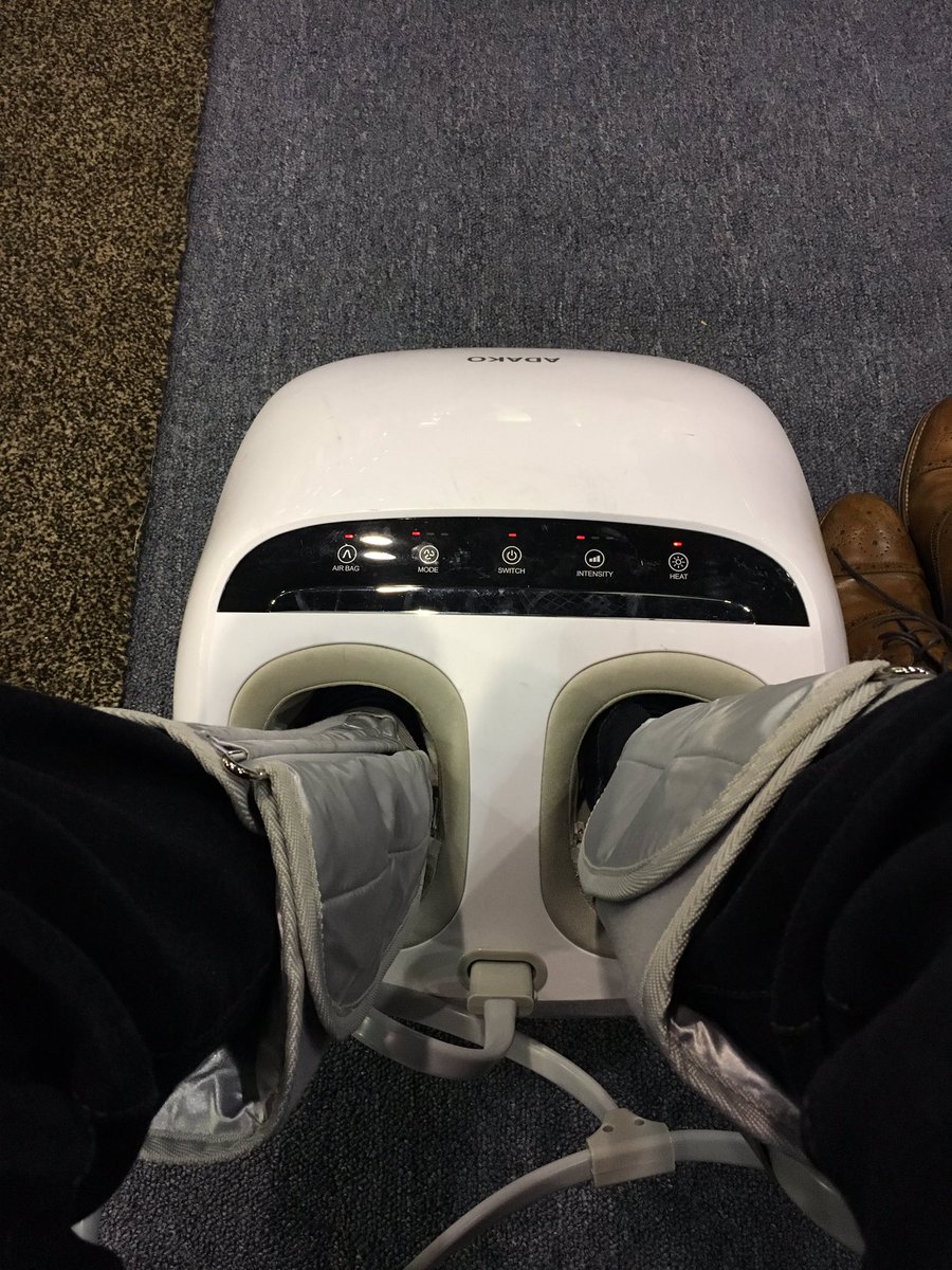 MyDermPortal's tweet photo. #AAD17 Tired? You need to come to this booth now!! Adako foot massages are amazing. #footmassagebeatsfreelotion https://t.co/cBpLFp2Qxu